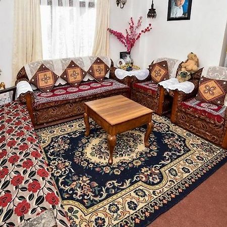 Himalayan Inn Homestay ダージリン エクステリア 写真